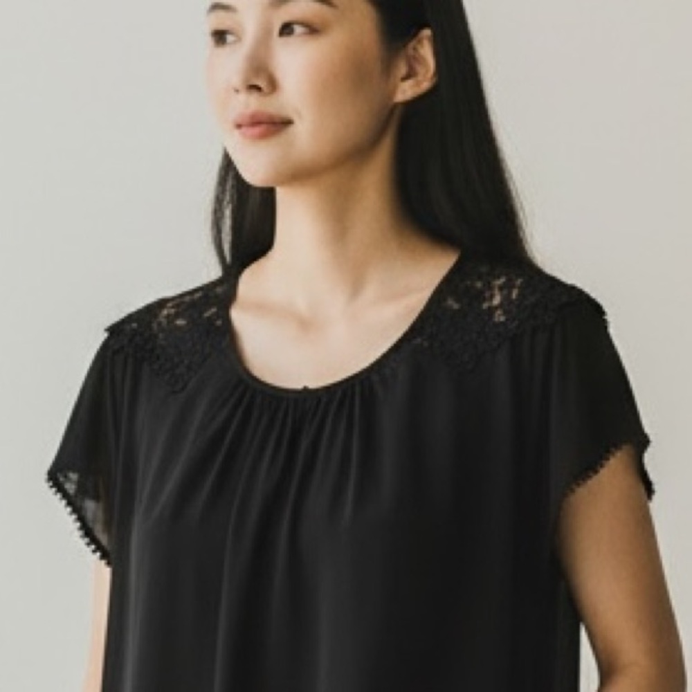 NWT Philosophy Women's Size SP Black Short Sleeve Lace Shoulder Pullover Blouse